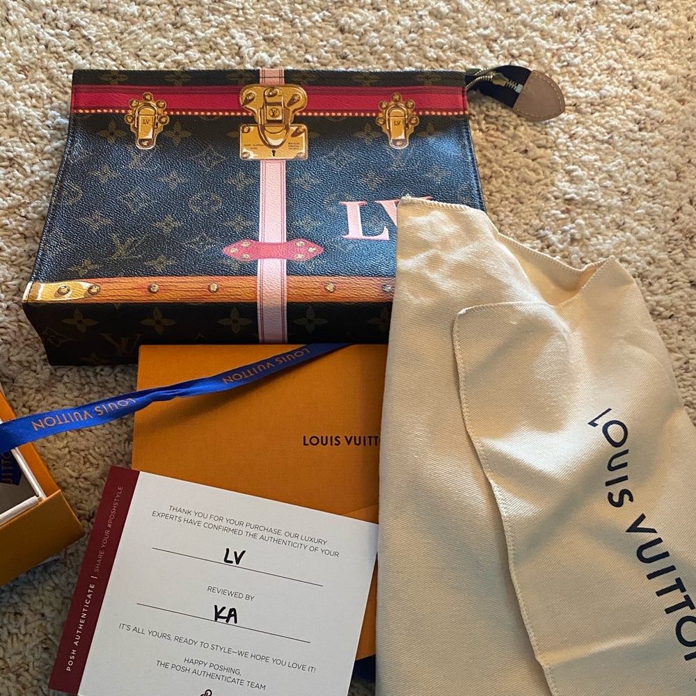 Beware Poshmark authenticated a Fake